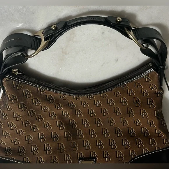 Dooney & Bourke Nikki Hobo Bag Signature Canvas Patent Leather Trim Black Brown - Picture 3 of 11